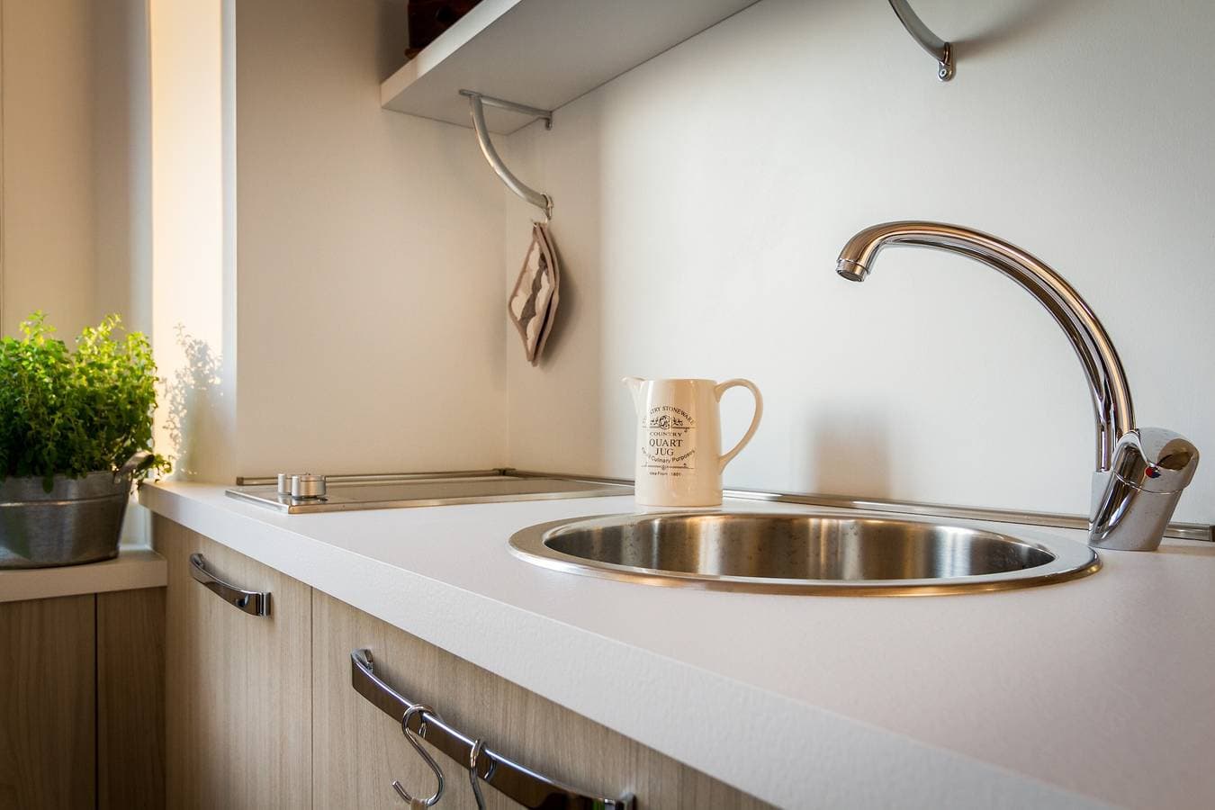 Foto 4 von 28: Ferienwohnung 'Appartamento Panoramico Como' mit Seeblick, WLAN und Klimaanlage