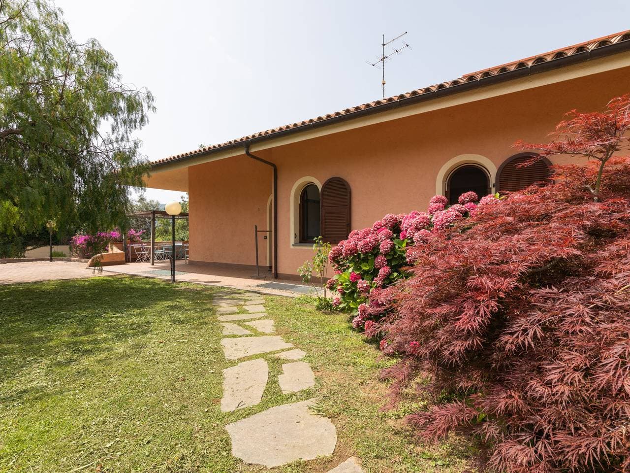 Komfortables Doppelhaus Trabbia 1