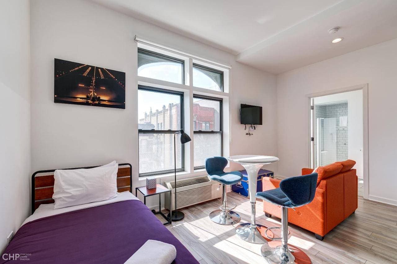 Chicago Second Floor Studio by 747 Lofts 1