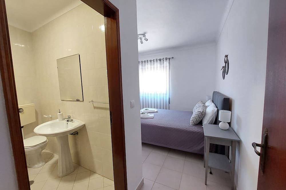 Foto 3 von 28: Apartamento Delfino T2 1