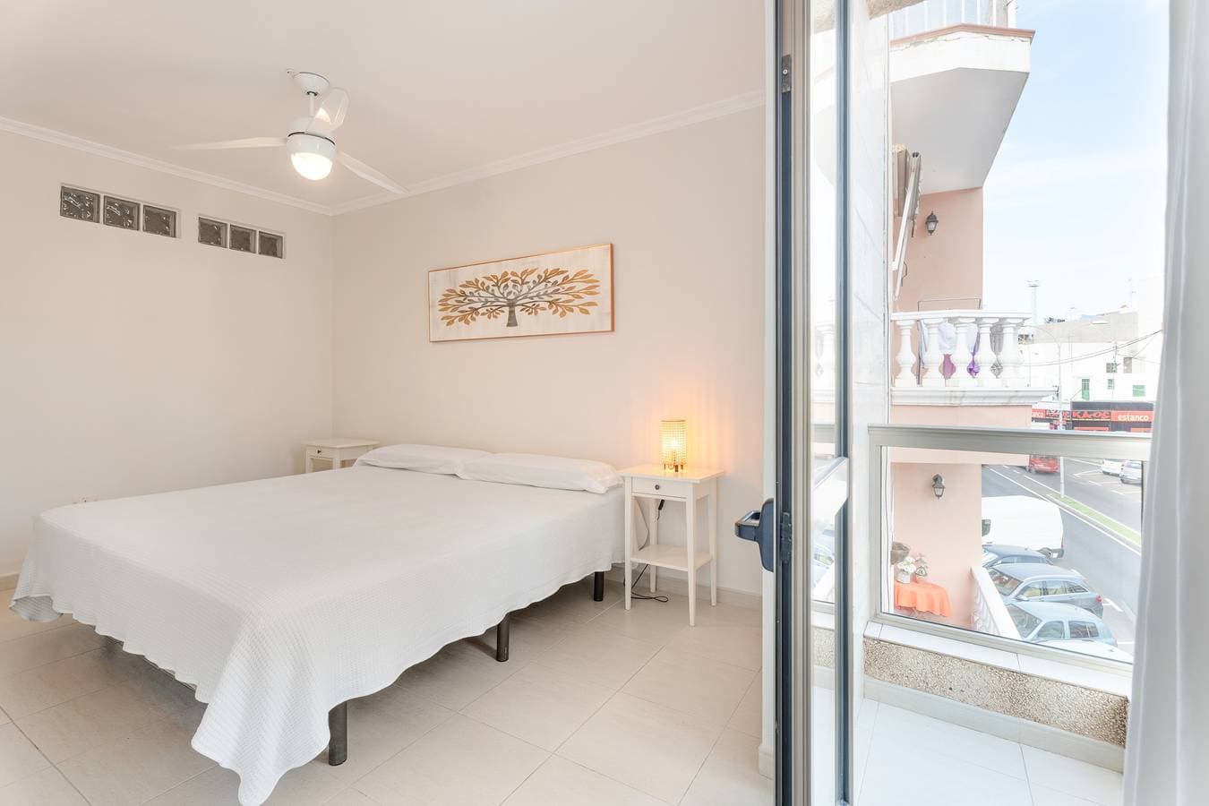 Foto 11 von 28: Ferienwohnung 'Ático Bellavista Alcalá' mit Privatterrasse und WLAN