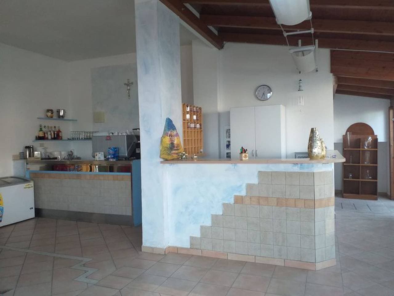 Foto 13 von 15: Geräumiges Doppelzimmer nur einen Steinwurf vom Meer entfernt # 1