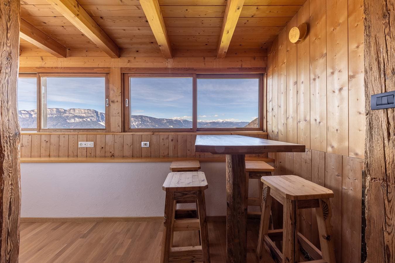 Foto 11 von 20: Ferienwohnung "Malgorerhof Lavendel" mit Bergblick, WLAN, Balkon & Gemeinschaftsgarten
