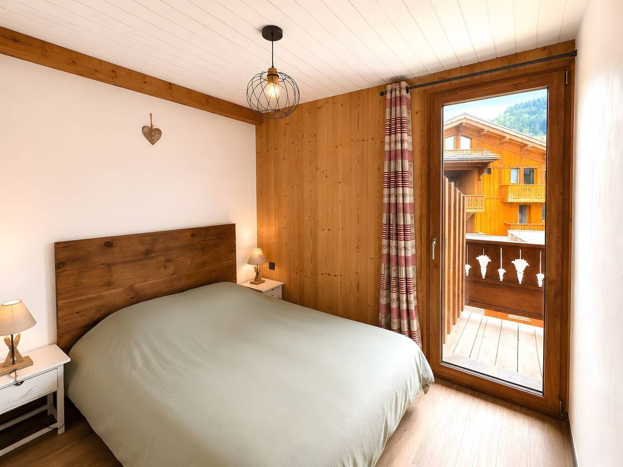 Foto 7 von 17: Ferienwohnung "L'edelweiss" mit Bergblick, privater Terrasse und WLAN