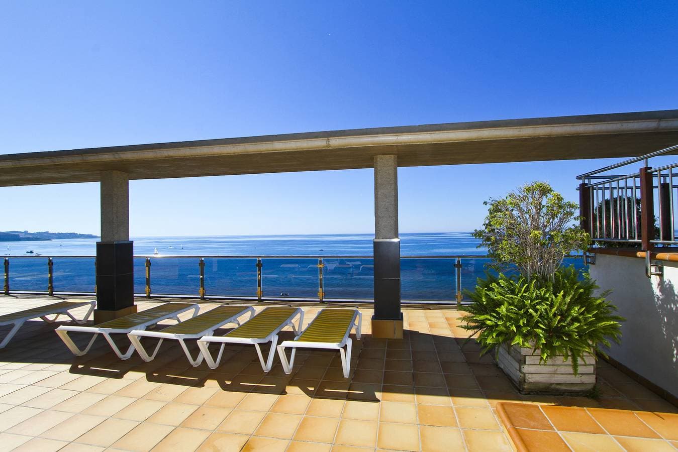 Foto 6 von 33: Soluxe Apartment - Only Families - Beachfront