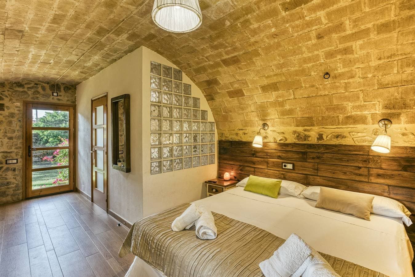 Foto 6 von 40: Ferienhaus "Can Cortada" mit Bergblick, privater Terrasse und WLAN