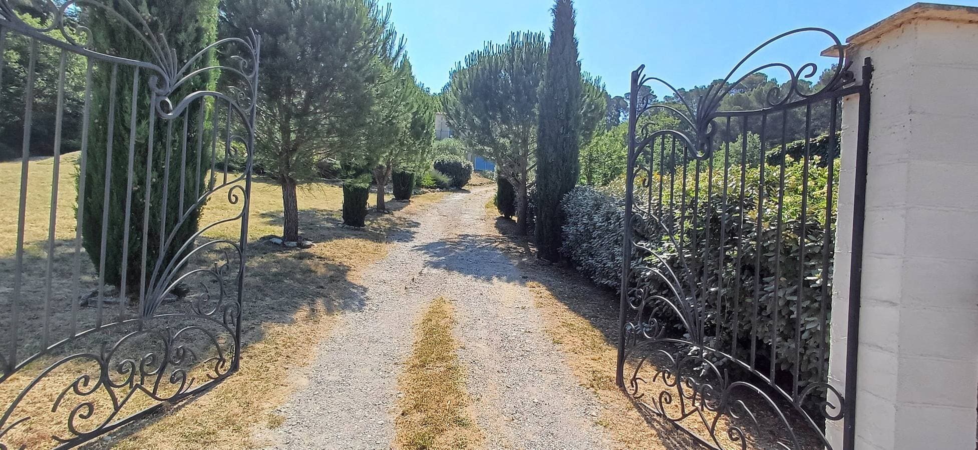 Foto 2 von 39: La Colline sous les étoiles