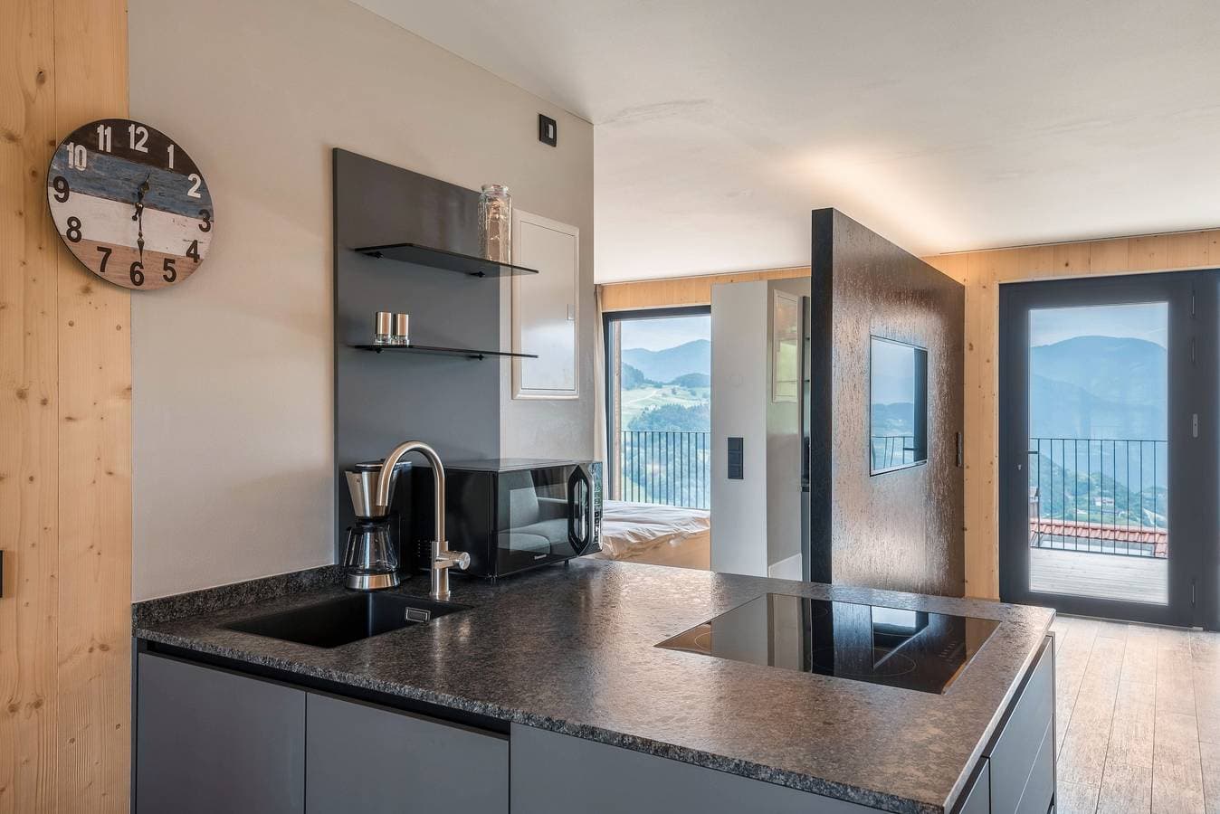 Foto 7 von 28: Aumia Ferienwohnung Turmalin" mit Bergblick und Terrasse