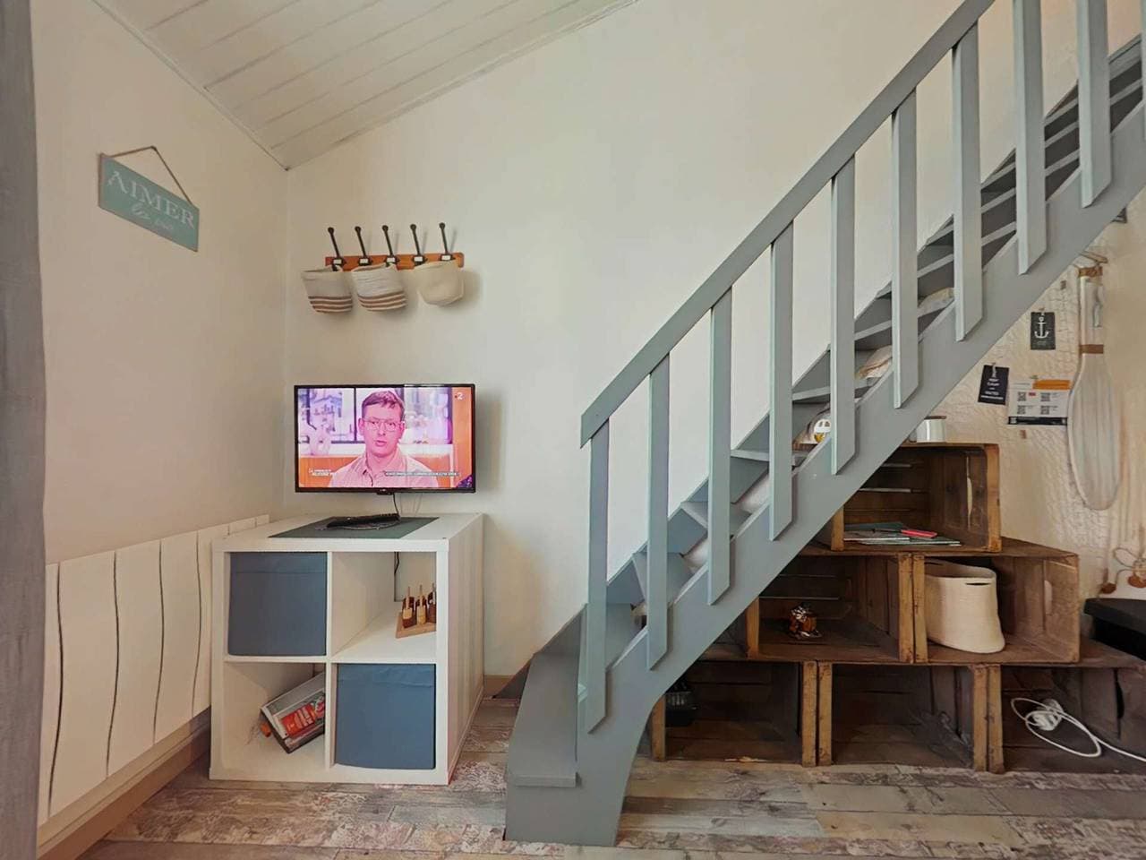 Foto 3 von 16: Helles Studio mit Mezzanine - Meerblick, 4 Schlafplätze, 250m vom Strand, nahe Hafen und Geschäften