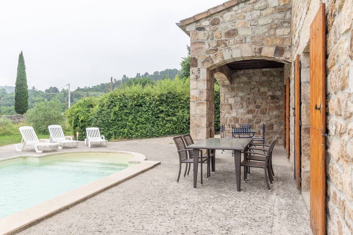 Foto 2 von 35: Ferienhaus 'Les Sources Gîte Les Pêchers' mit privatem Pool, 100 m vom Fluss entfernt
