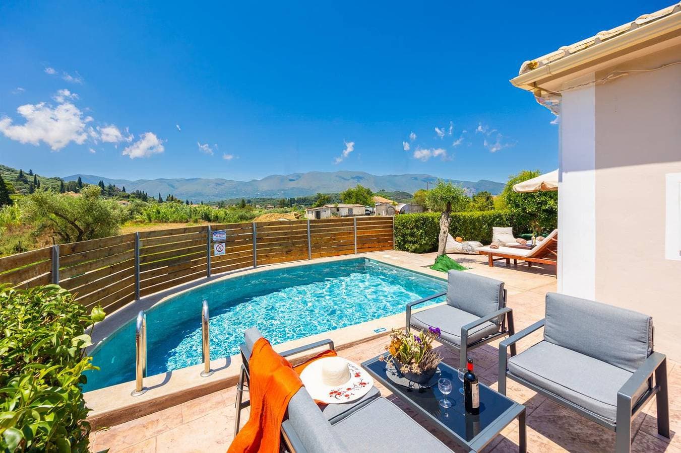 Foto 2 von 28: Villa für 4 Personen mit Garten