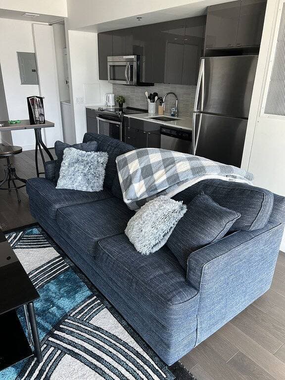 Executive 2 bed Condo King bed great Location downtown with laundry 1