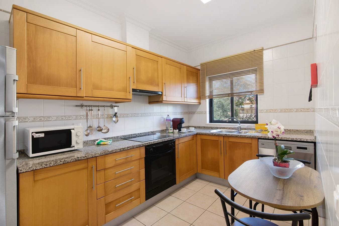 Foto 11 von 24: Apartamento Vista Alegre – Modernes Refugium mit Gemeinschaftspool