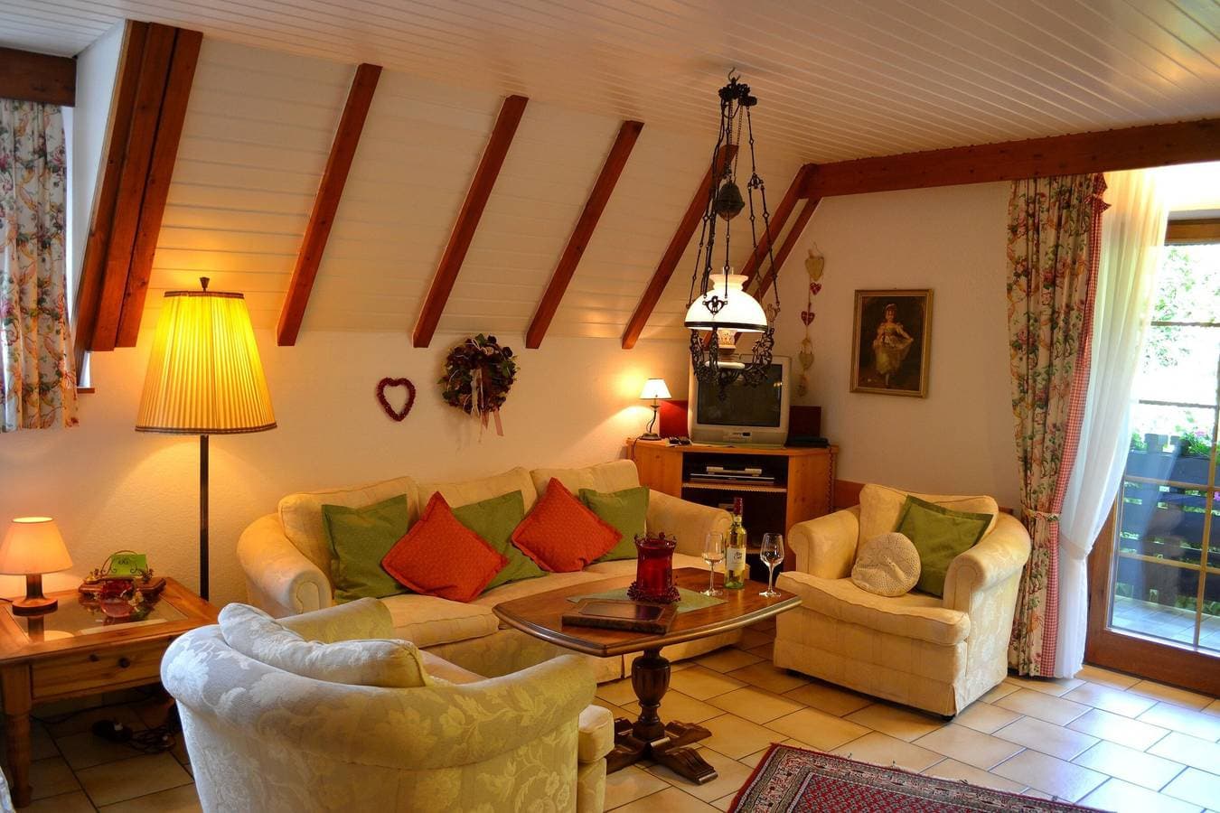 Foto 4 von 15: Ferienwohnung 'Nachtigall' mit Bergblick, Gemeinschaftsterrasse und Wi-Fi