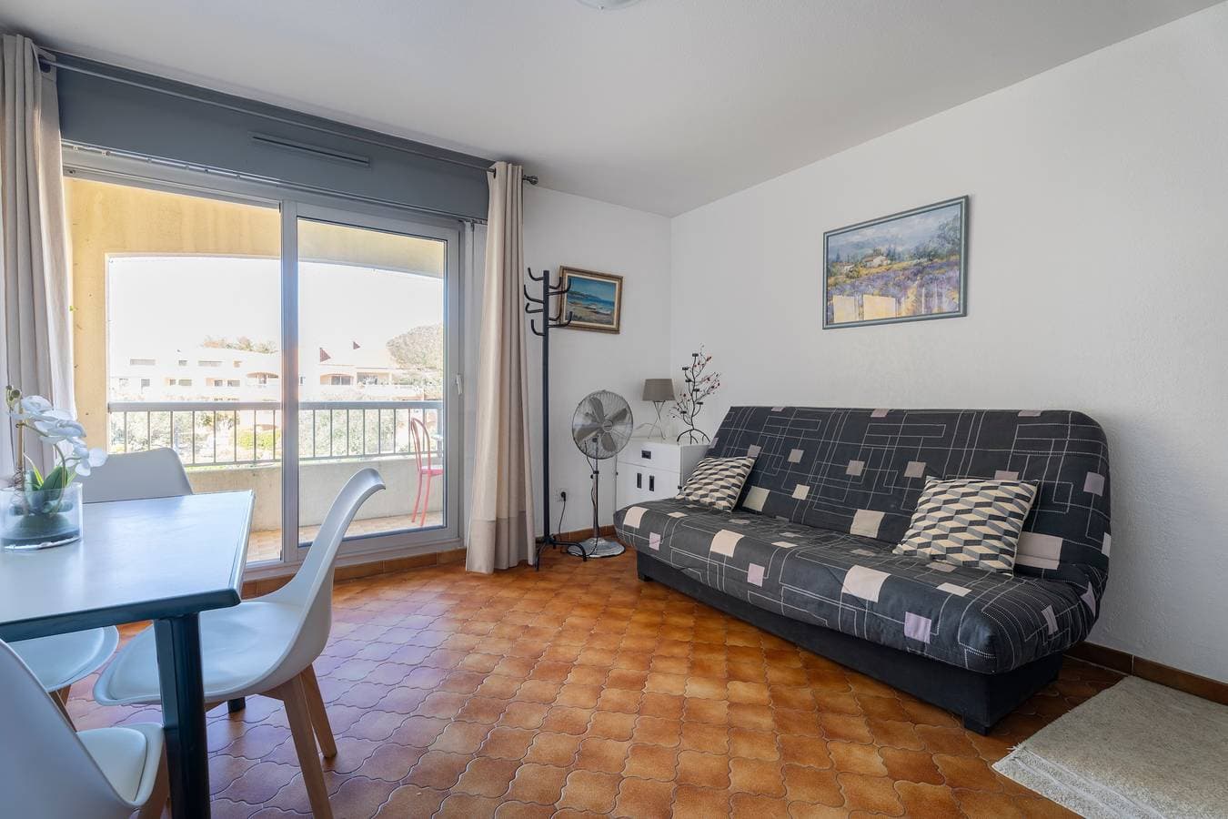 Foto 4 von 21: Studio für 4 Personen mit Balkon, 10 Minuten vom Strand entfernt, im Herzen des Dorfes
