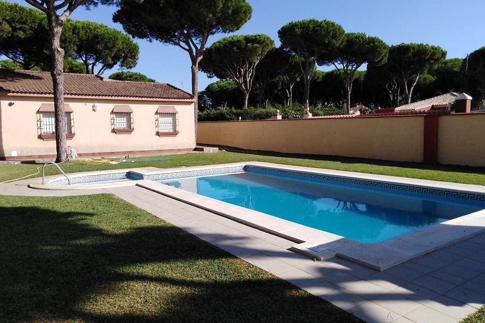 Villa, Villa oder Ferienhaus mit Pool, nahe dem Strand von La Barrosa in Chic 1