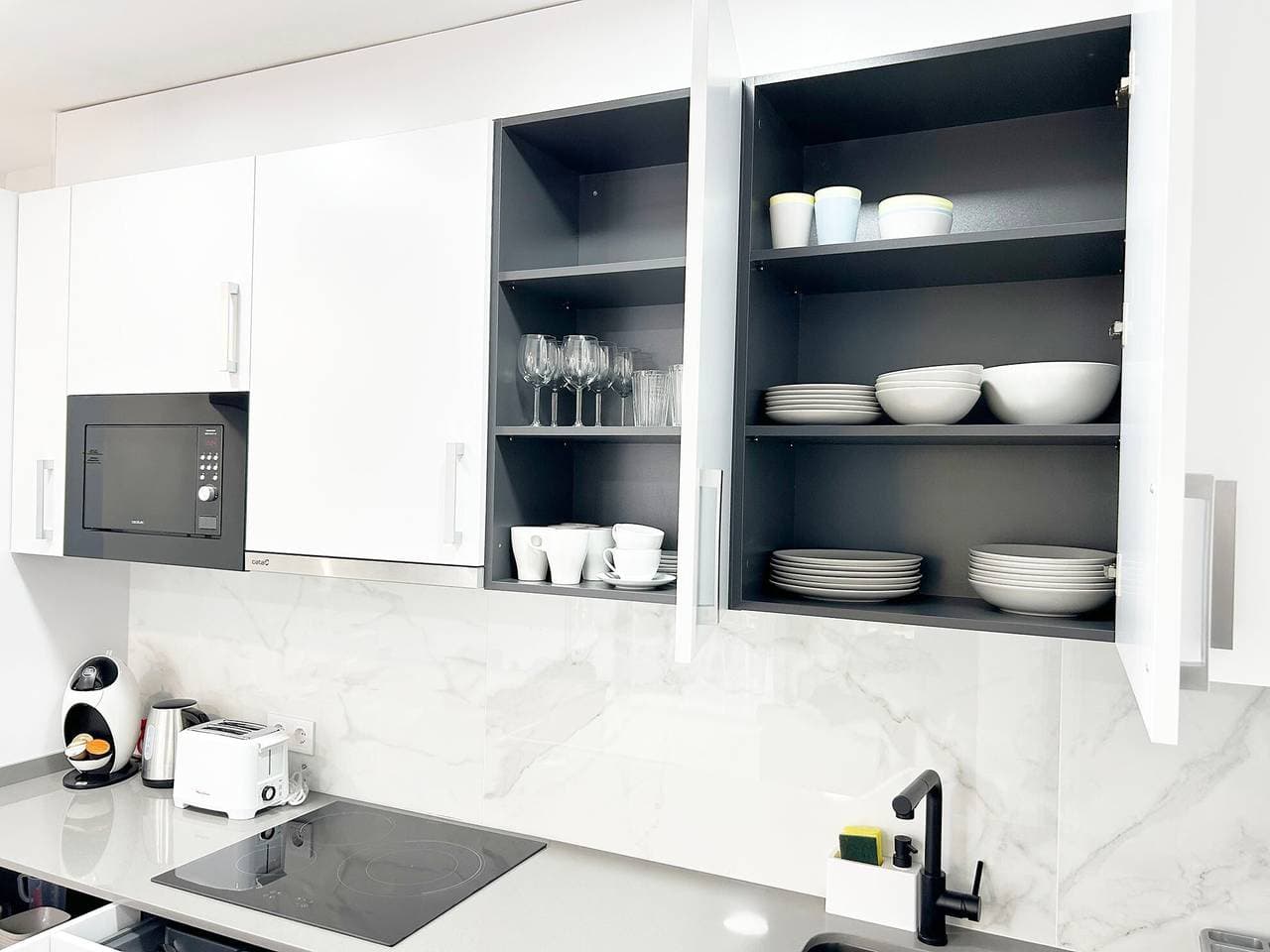 Foto 8 von 45: Ferienhaus 'Calle Ruidera 116' mit Gemeinschaftspool, privater Terrasse & WLAN