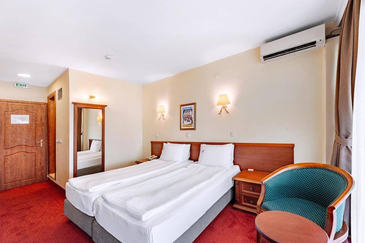 Foto 5 von 14: Double Room with Lake View