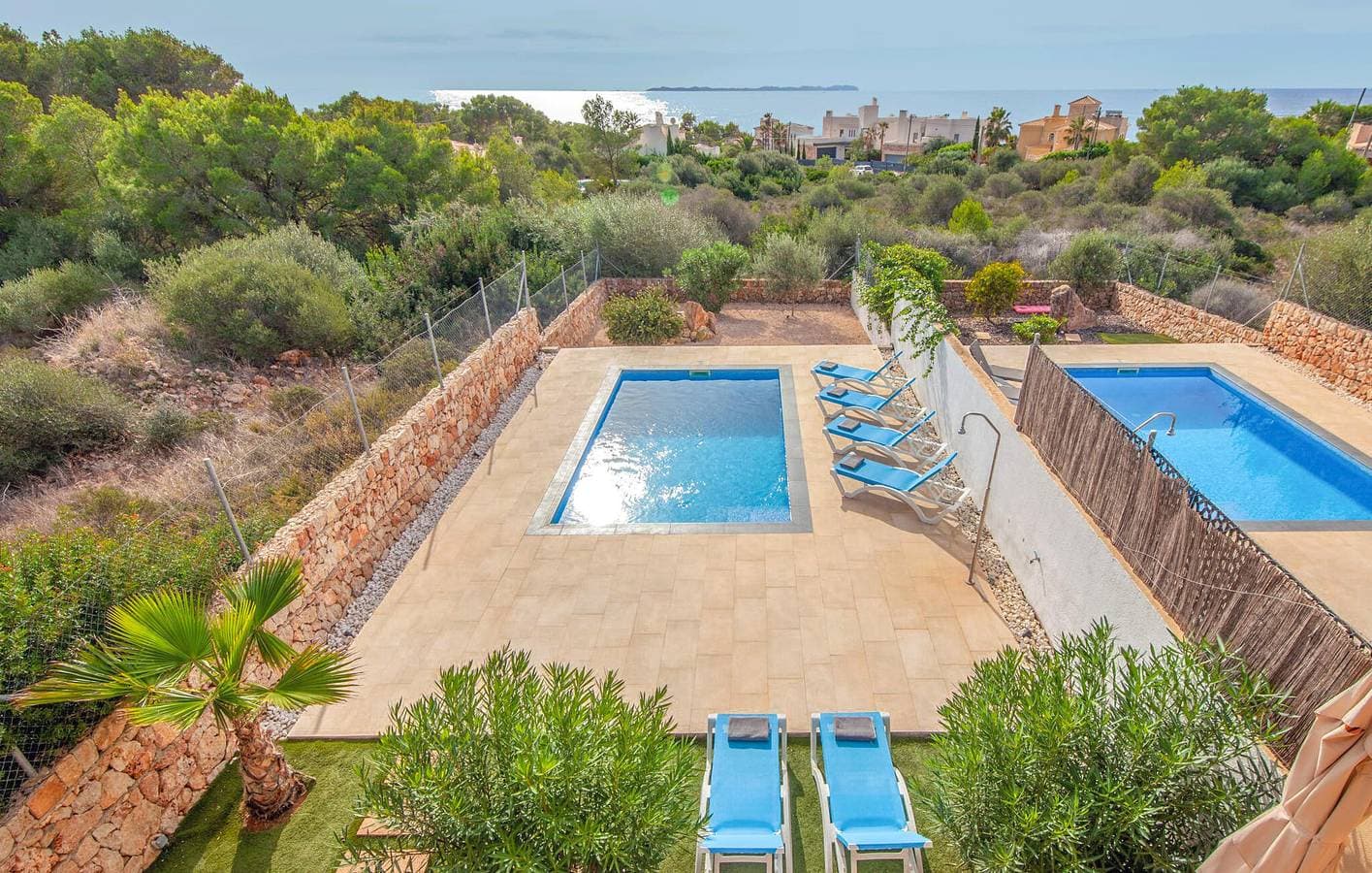 Foto 3 von 37: Apartment mit Meerblick, Pool, Terrasse und AC - 2,5 km zum Strand Cala Pi
