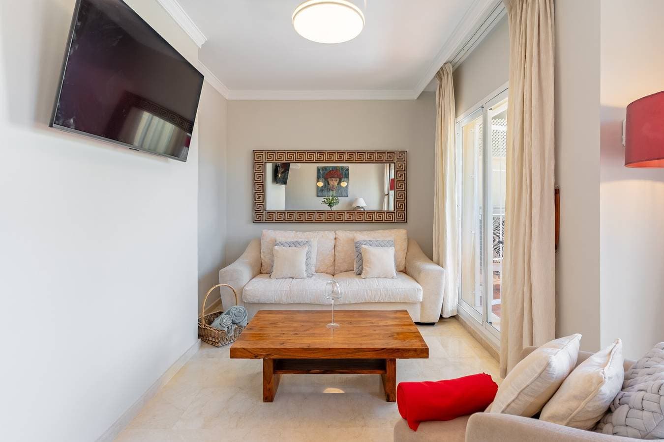 Foto 4 von 29: Ferienwohnung 'Lechuza Elviria Marbella 2' mit Gemeinschaftspool, Wi-Fi und Klimaanlage