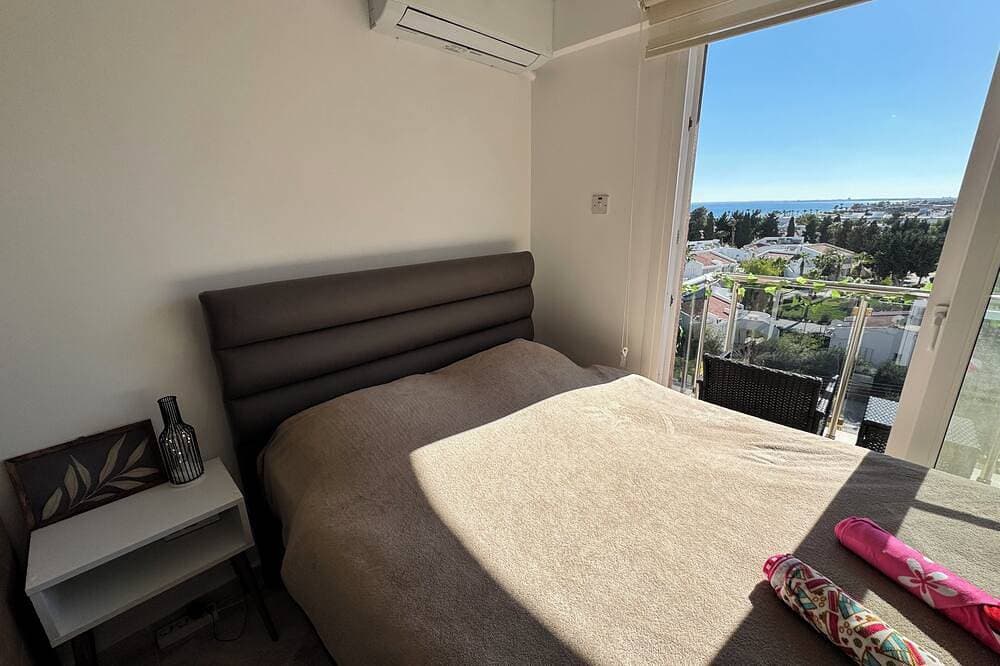 Foto 5 von 18: Beautiful Sea View Studio with Pool. 5-Min Walk to the Beach