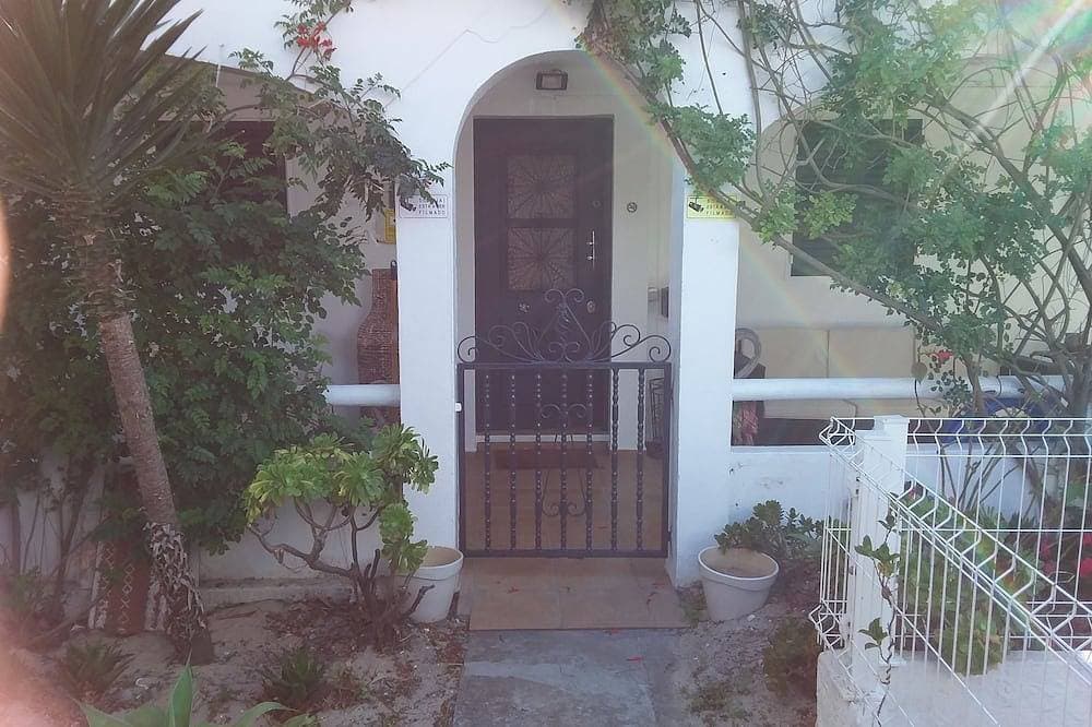 Foto 8 von 21: Beach House in a fantastic location With Stunning Views.