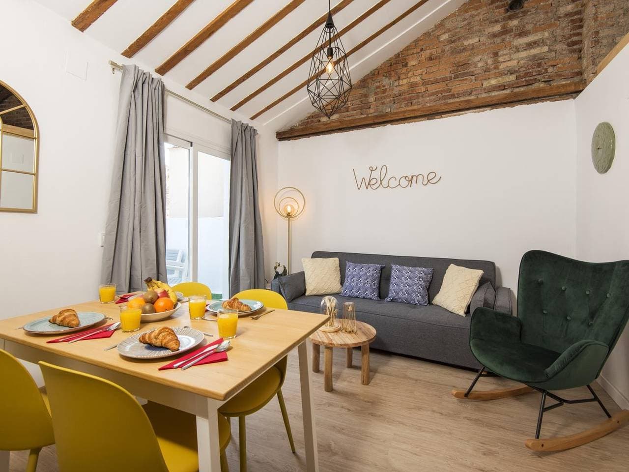Foto 3 von 34: Ferienwohnung für 4 Personen mit Terrasse