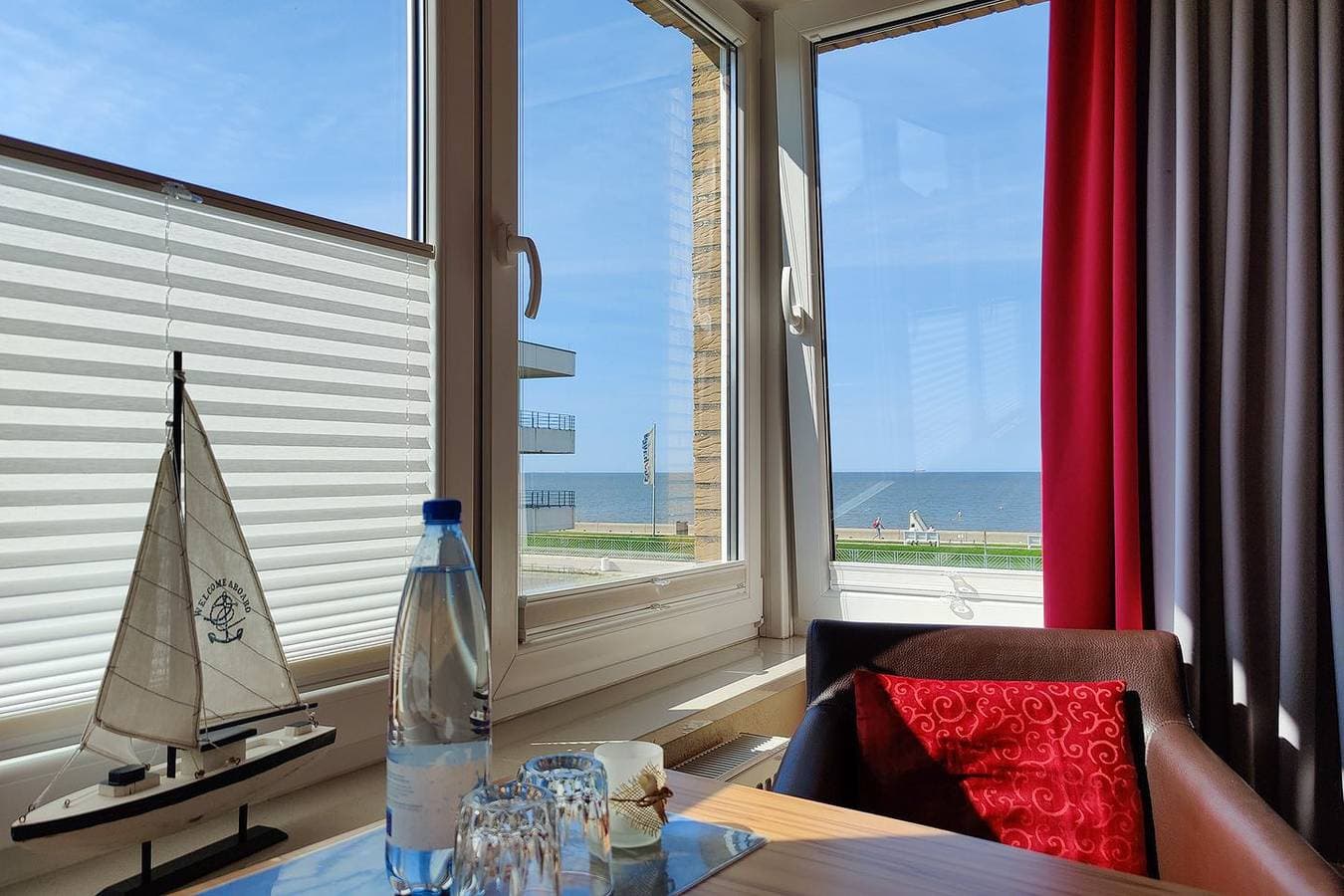 Strandnah und mit Meerblick: Ferienwohnung 4 im Haus Seeluft Duhnen 1