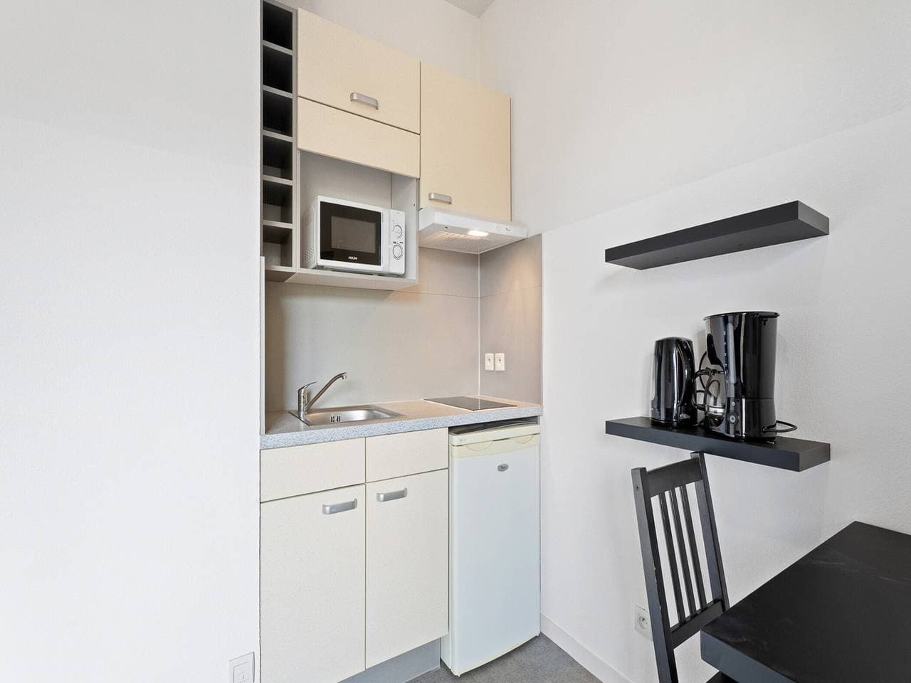 Foto 3 von 10: Apartment in Grasse mit Poolblick