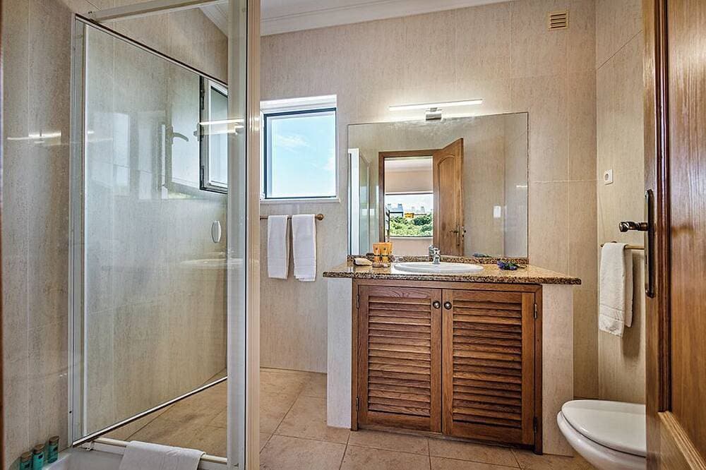 Foto 11 von 30: Geräumige Villa mit Pool in Praia Verde, zu Fuß zum Strand, mit kostenlosem WLAN
