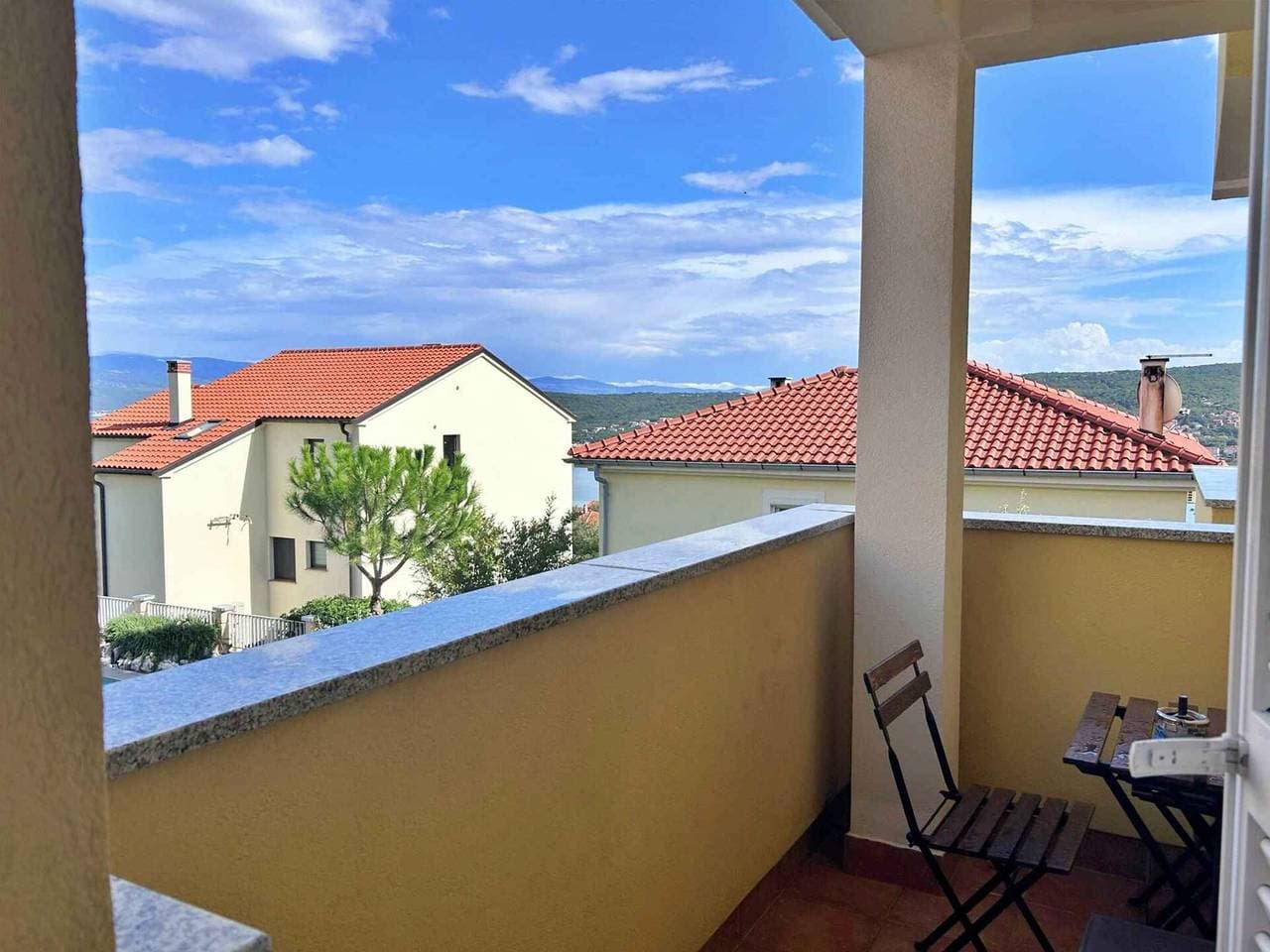 Foto 8 von 33: Ferienwohnung mit Balkon und Grillmöglichkeit