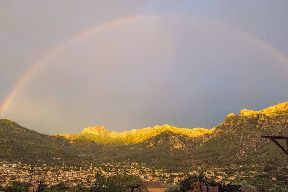 Foto 13 von 28: Spektakuläre Ausblicke auf das Soller Tal.