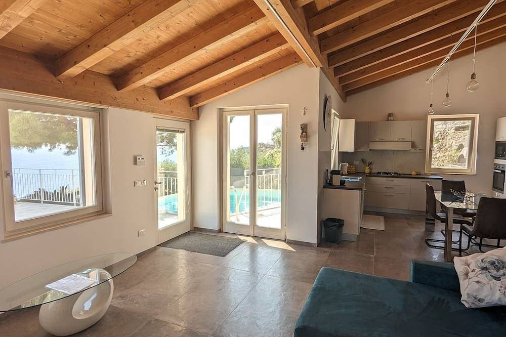 Foto 8 von 30: Villa with Pool and Jacuzzi on Sea View Terrace