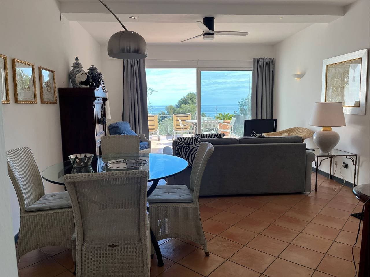 Foto 4 von 19: Junges Haus' Wohnung mit Wasserblick