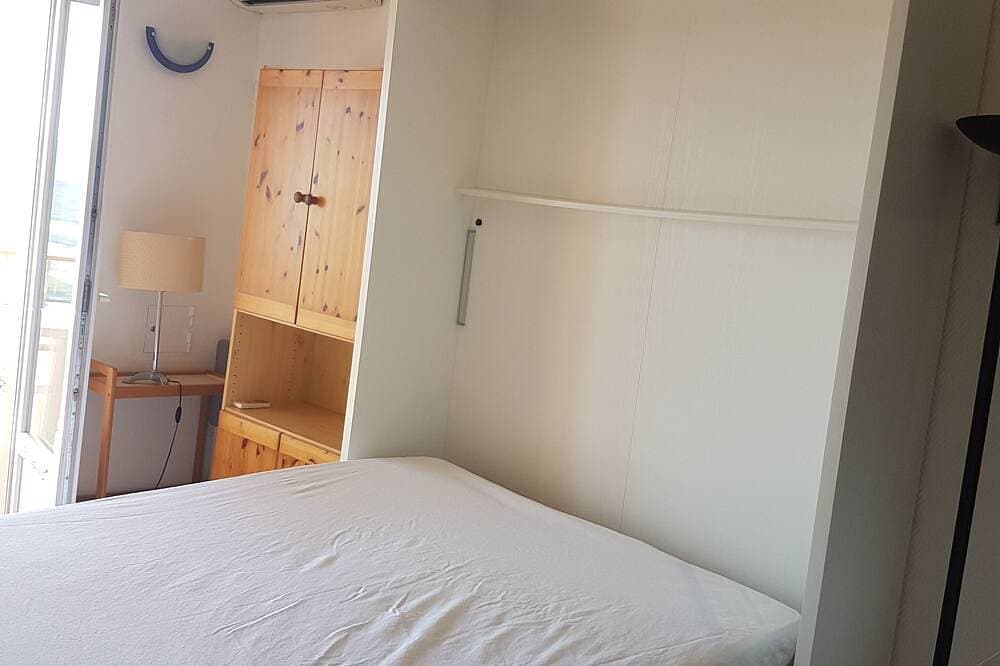Foto 2 von 16: Studio mit Balkon mit Meerblick für 4 Pers. ruhig mit pool, parkplatz und keller