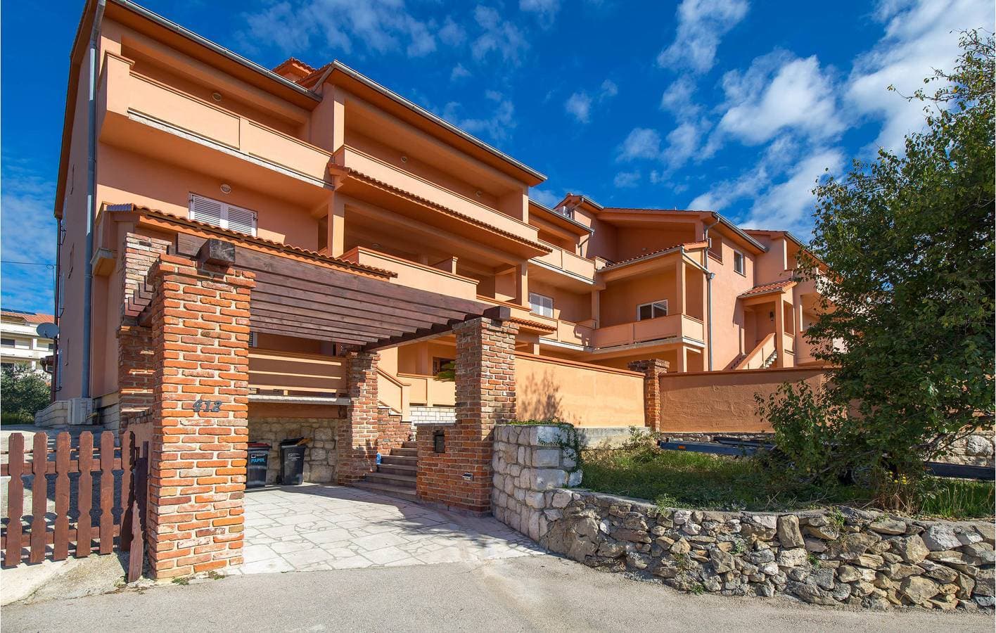 Reizende 2-Zimmer-Wohnung mit Pool und Terrasse in Küstennähe – Supetarska Draga 1