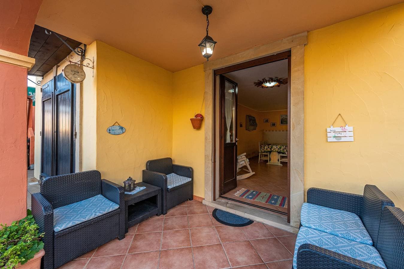 Foto 5 von 25: Villa Gialla Castiadas mit Bergblick, Terrasse und Klimaanlage