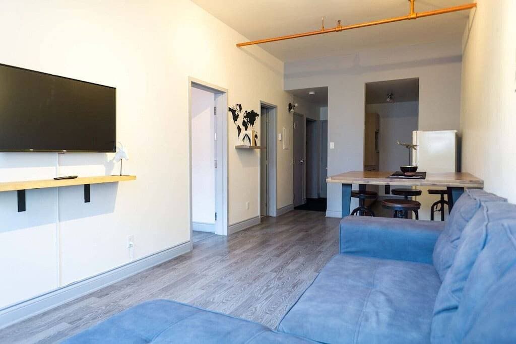 Appartement spacieux au centre-ville! 1