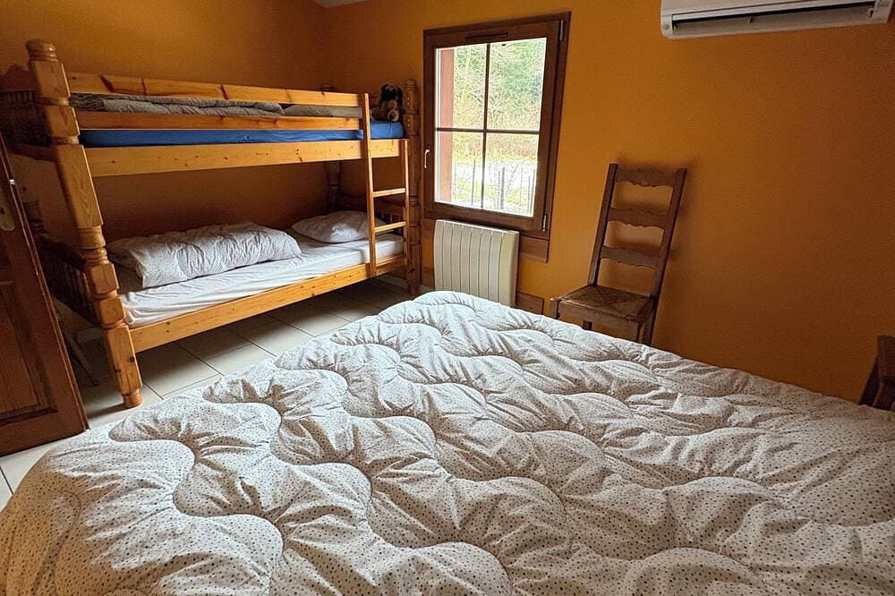 Foto 5 von 30: Einstöckiges Chalet am Ufer des Sees auf einem 1 ha großen Naturgrundstück mit Sauna