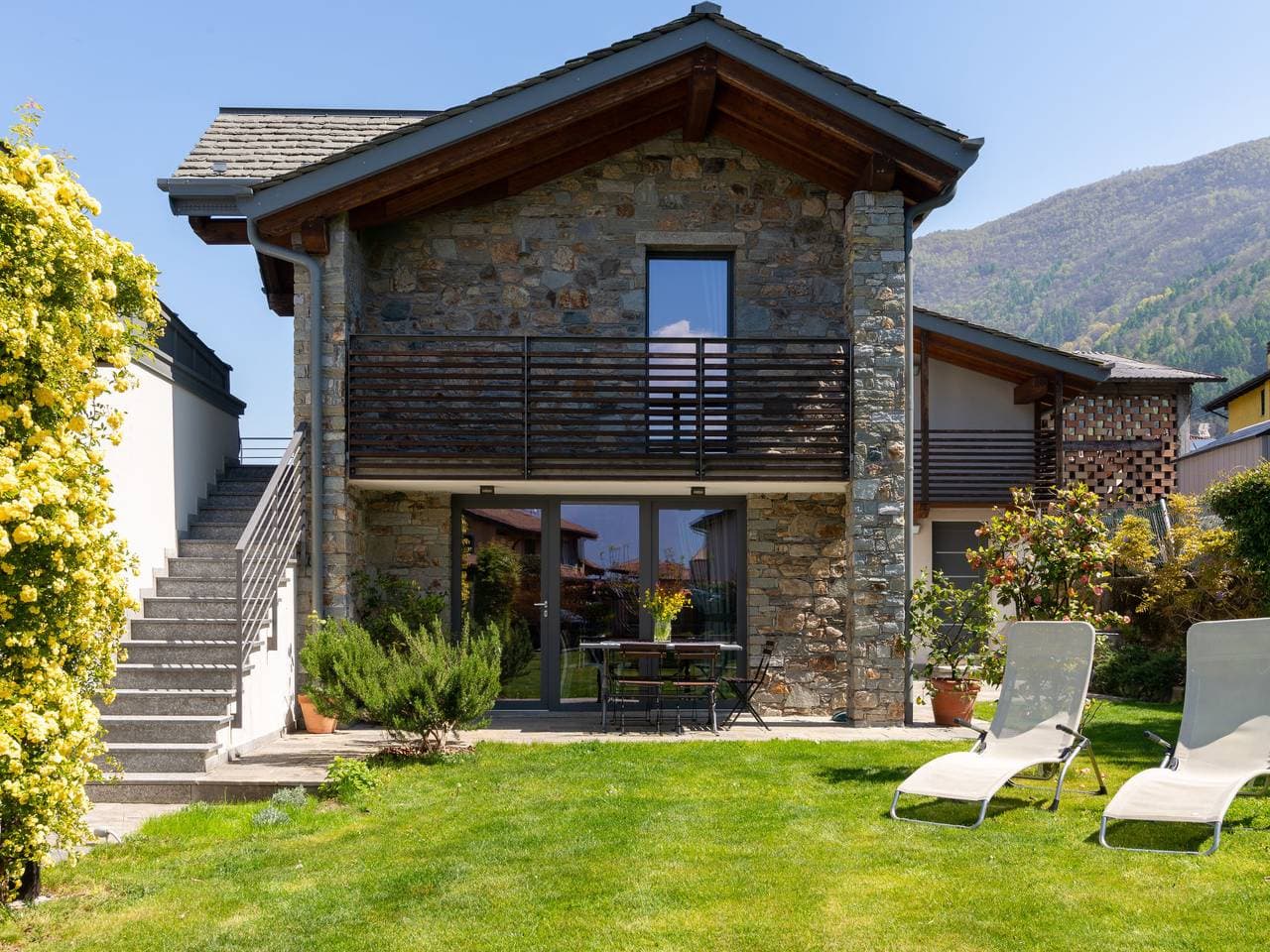 Modernes Doppelhaus Baila 1