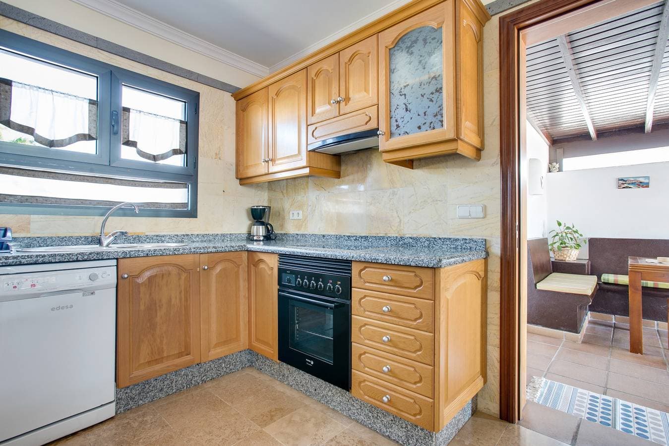 Foto 11 von 28: Schönes Ferienhaus "Casa Violeta" mit Terrassen und Pool