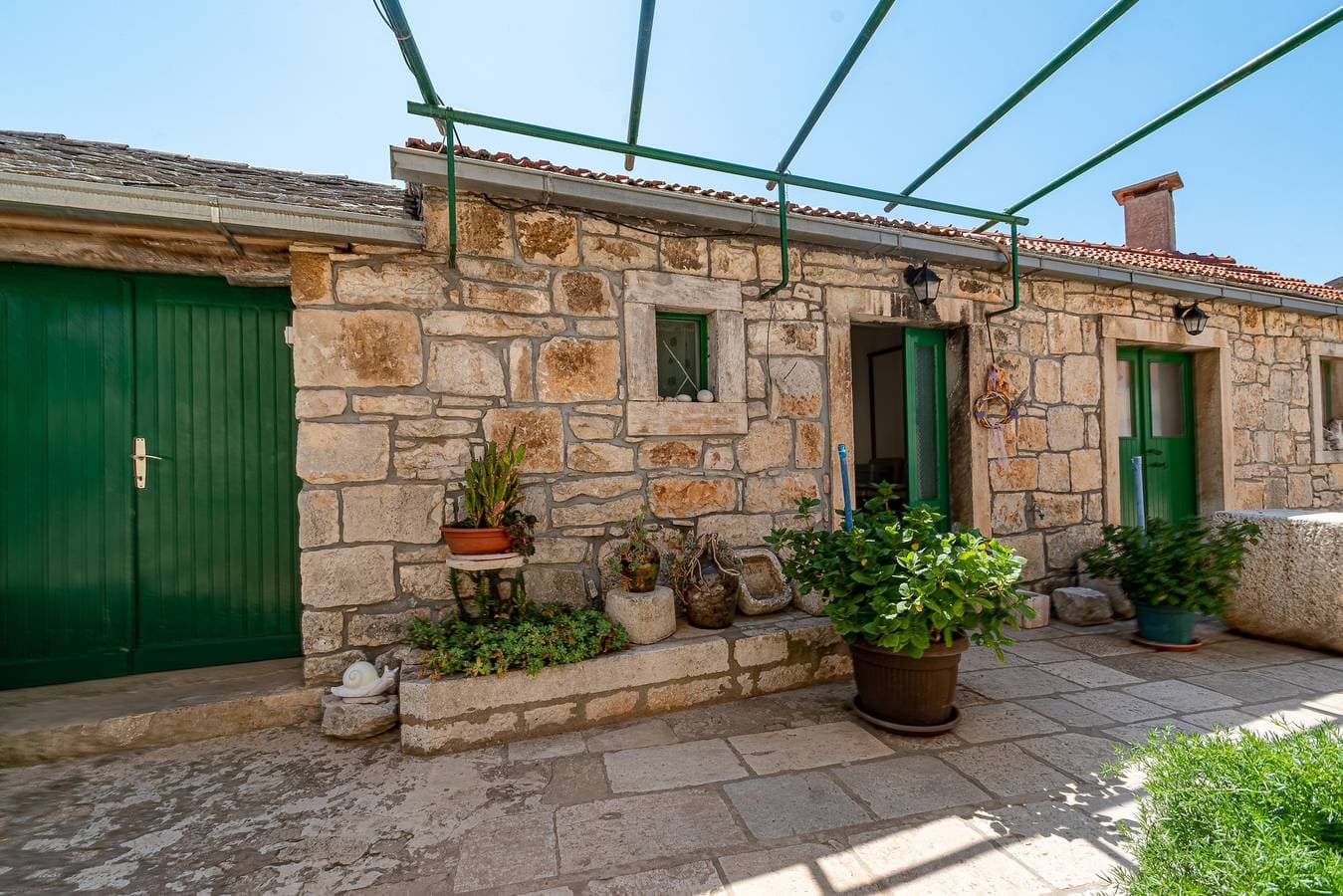 Foto 3 von 29: 2-Zimmer-Ferienwohnung mit Terrasse Zrnovo, Korcula A-9239-a
