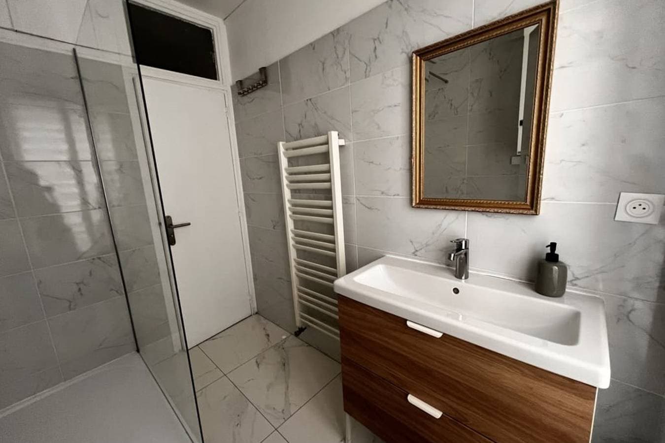 Foto 7 von 10: Bright apartment with canal view