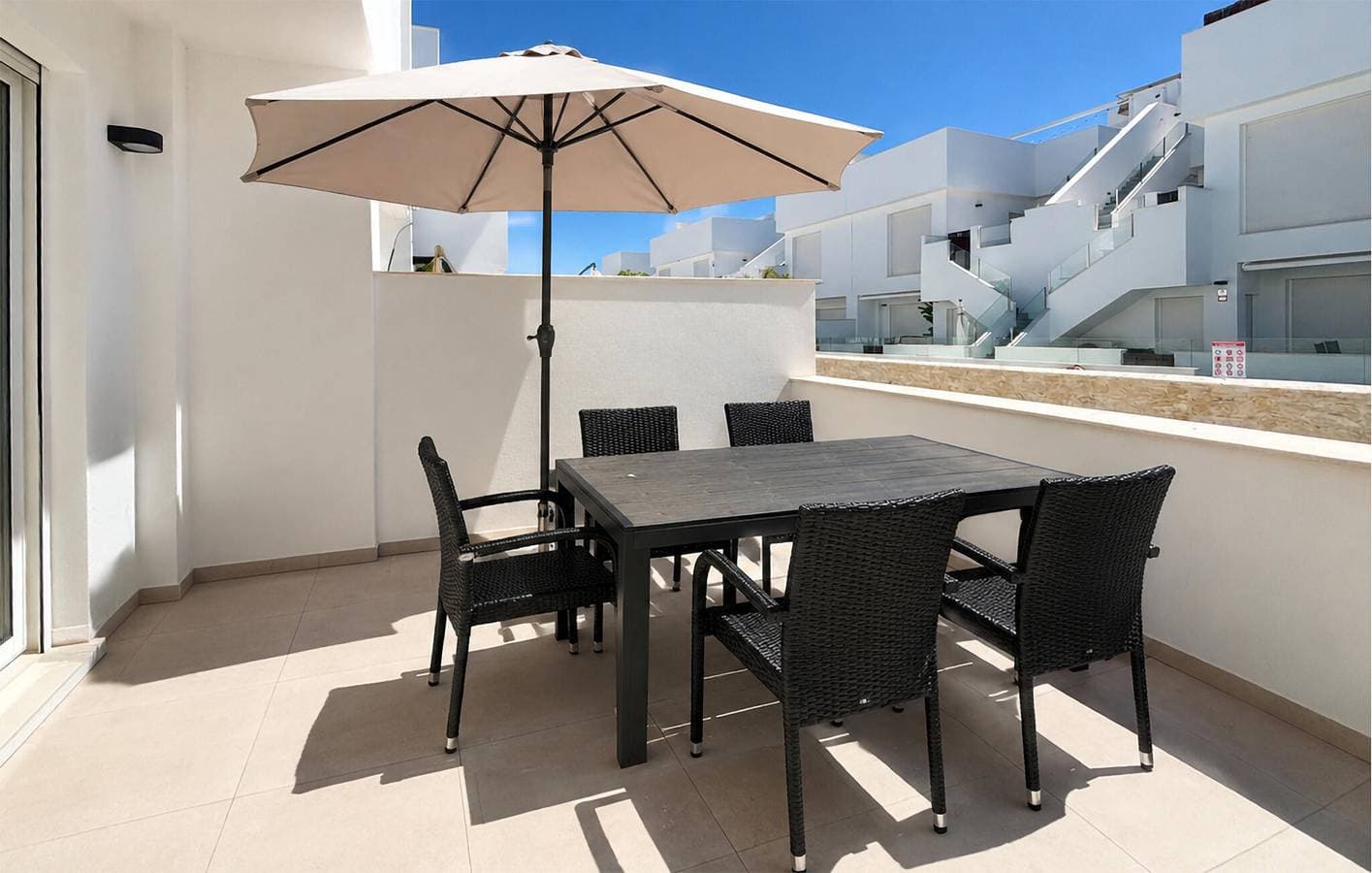 Foto 3 von 20: Gemütliche 109 m² große Wohnung mit Pool, Terrasse und WLAN, 600 m vom Stadtzentrum entfernt