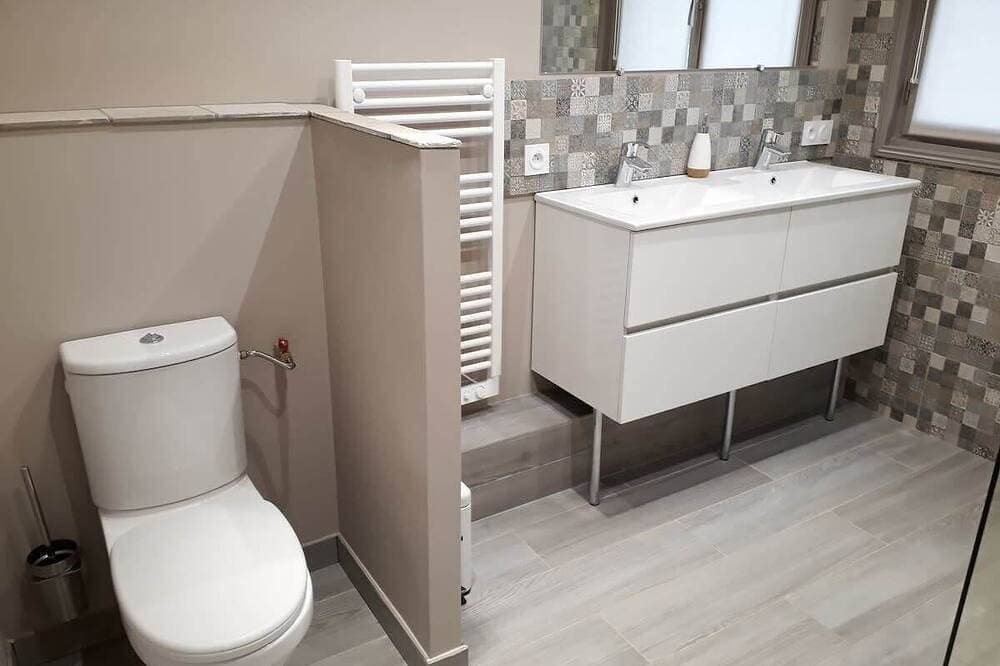Foto 12 von 25: Large, friendly and bright villa with pool
