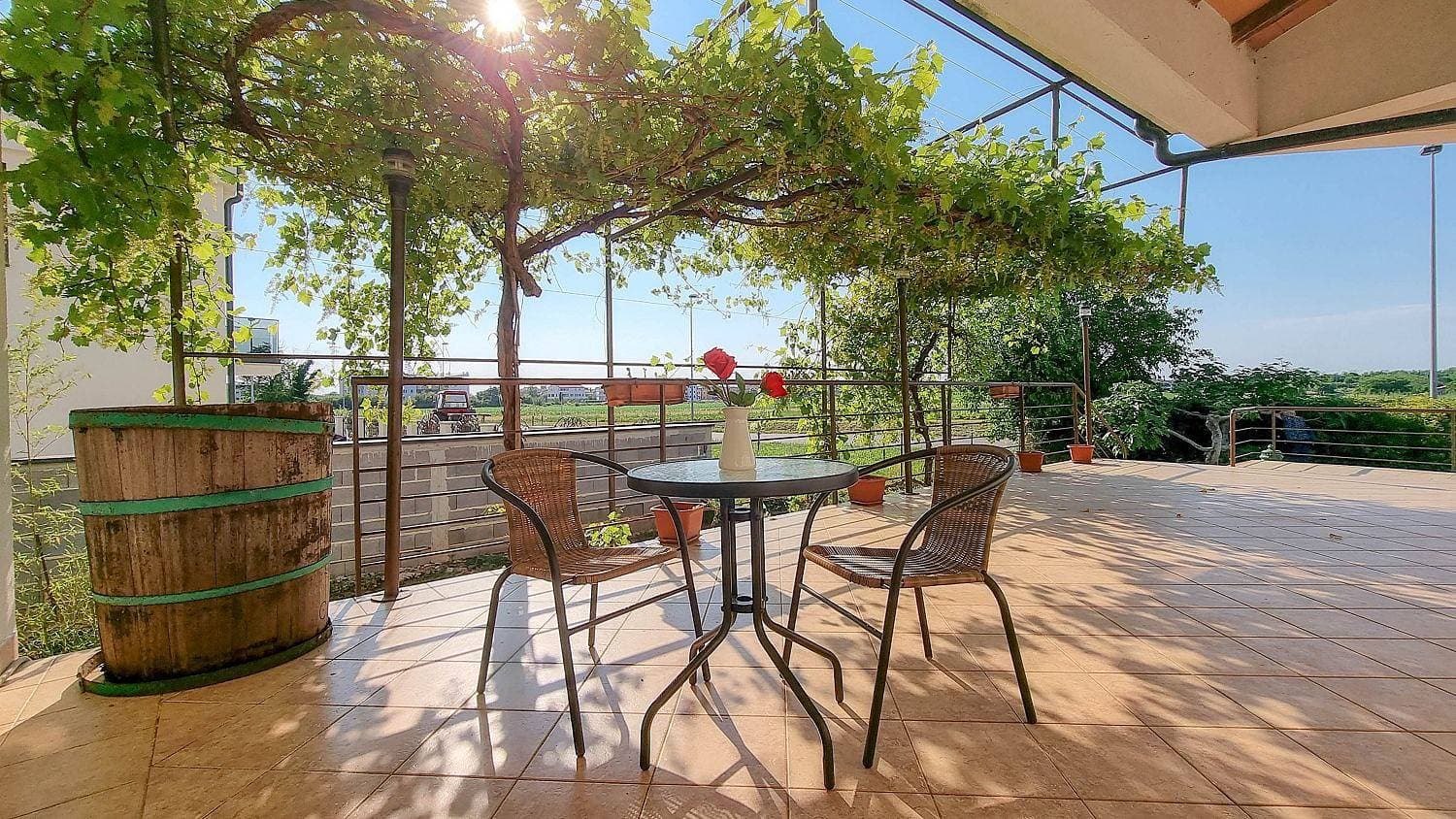 Elegantes Studio-Apartment mit Terrasse, WiFi, Klima 1