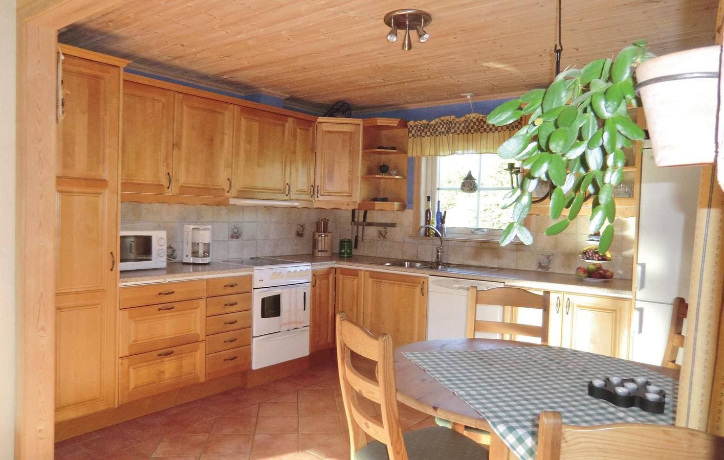 Foto 9 von 18: Ferienhaus für 8 Personen mit Terrasse