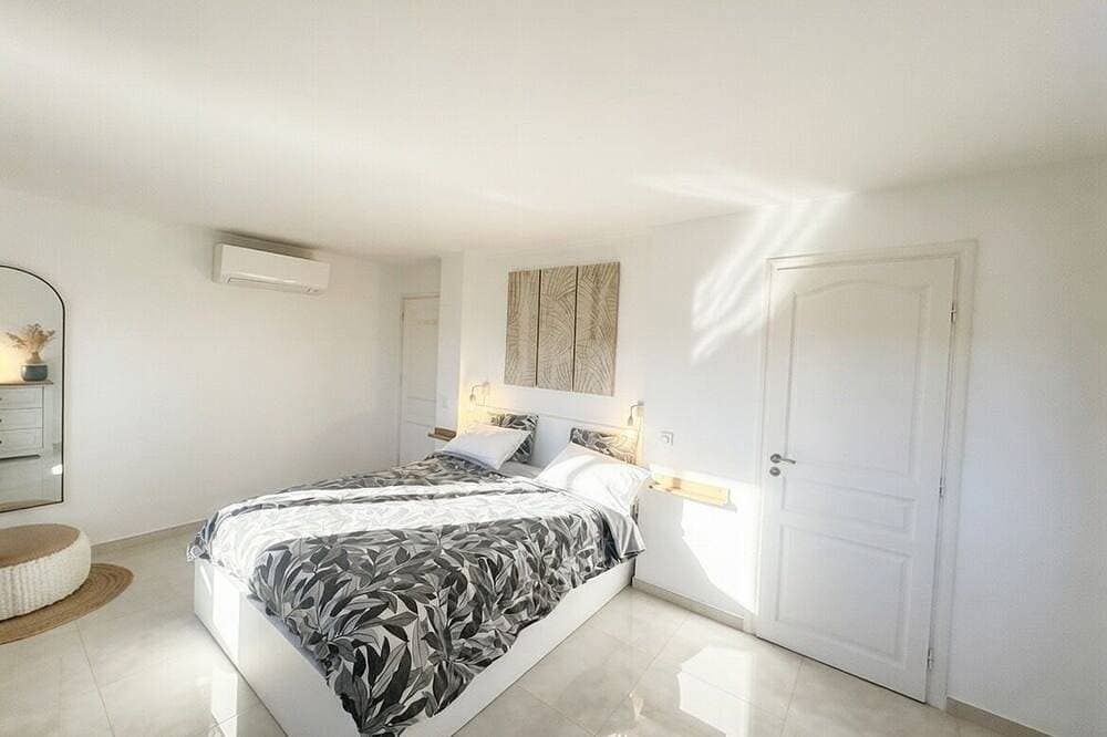 Foto 2 von 21: Bastide Luxueuse - Swimming pool & Xxl view - 12/14 pers