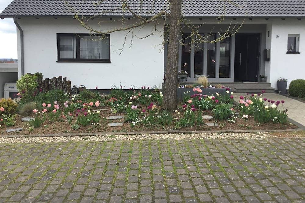 Foto 9 von 20: Moderne sonnige Ferienwohnung - ruhige Lage, mit großer Terrasse
