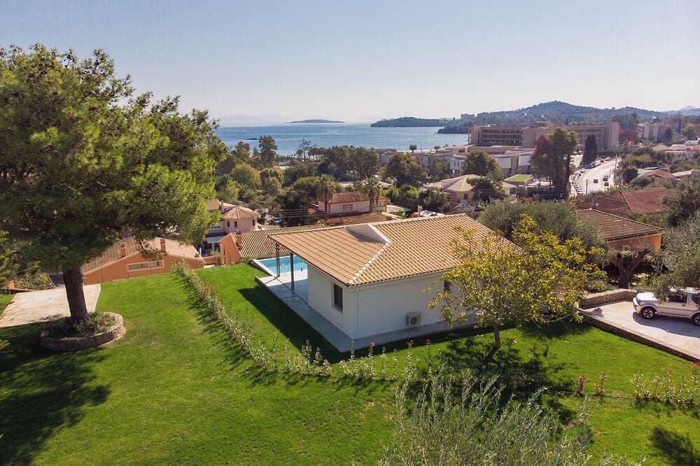 Foto 7 von 16: Modern guest house with private pool and fantastic views to the beach